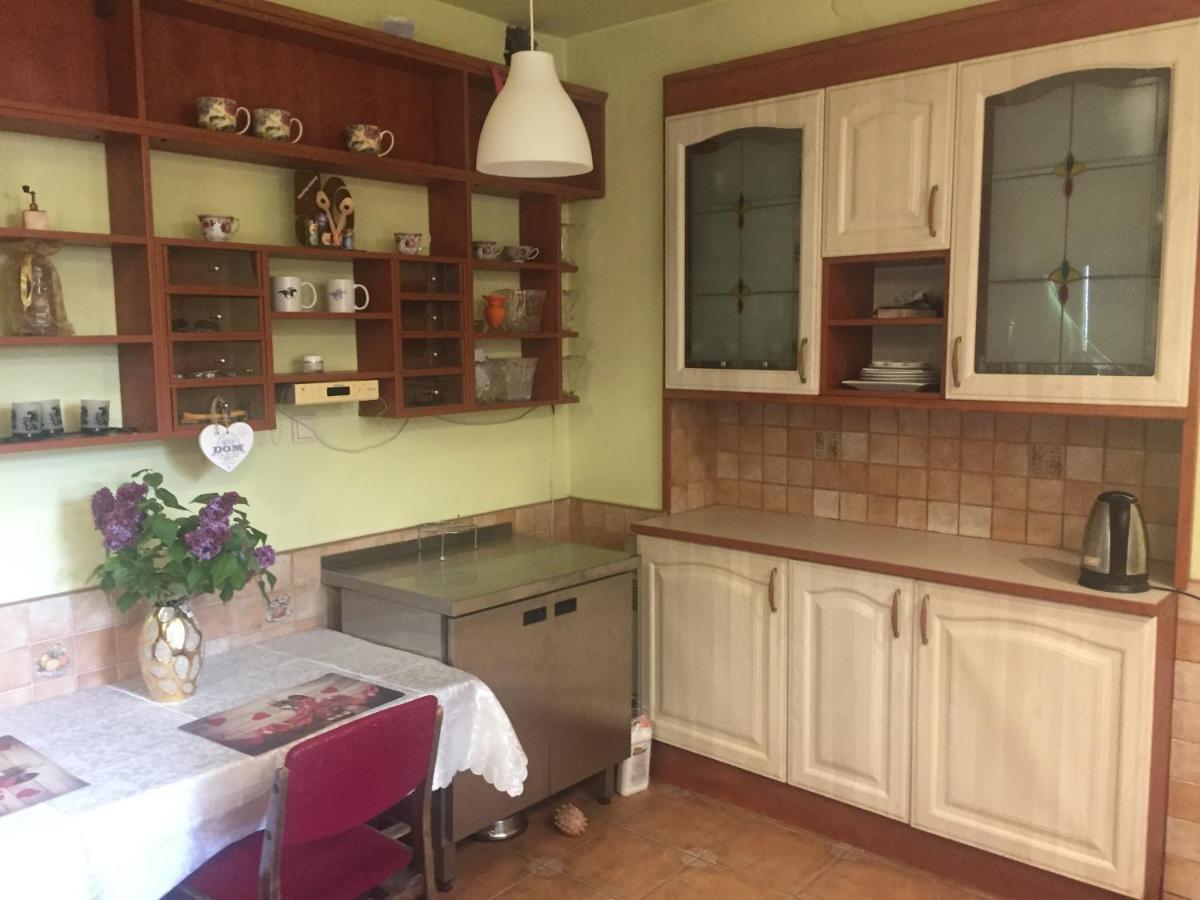 Samodzielny Pokoj W Wygodnym Domu Z Parkingiem Apartment Пясечно Екстериор снимка
