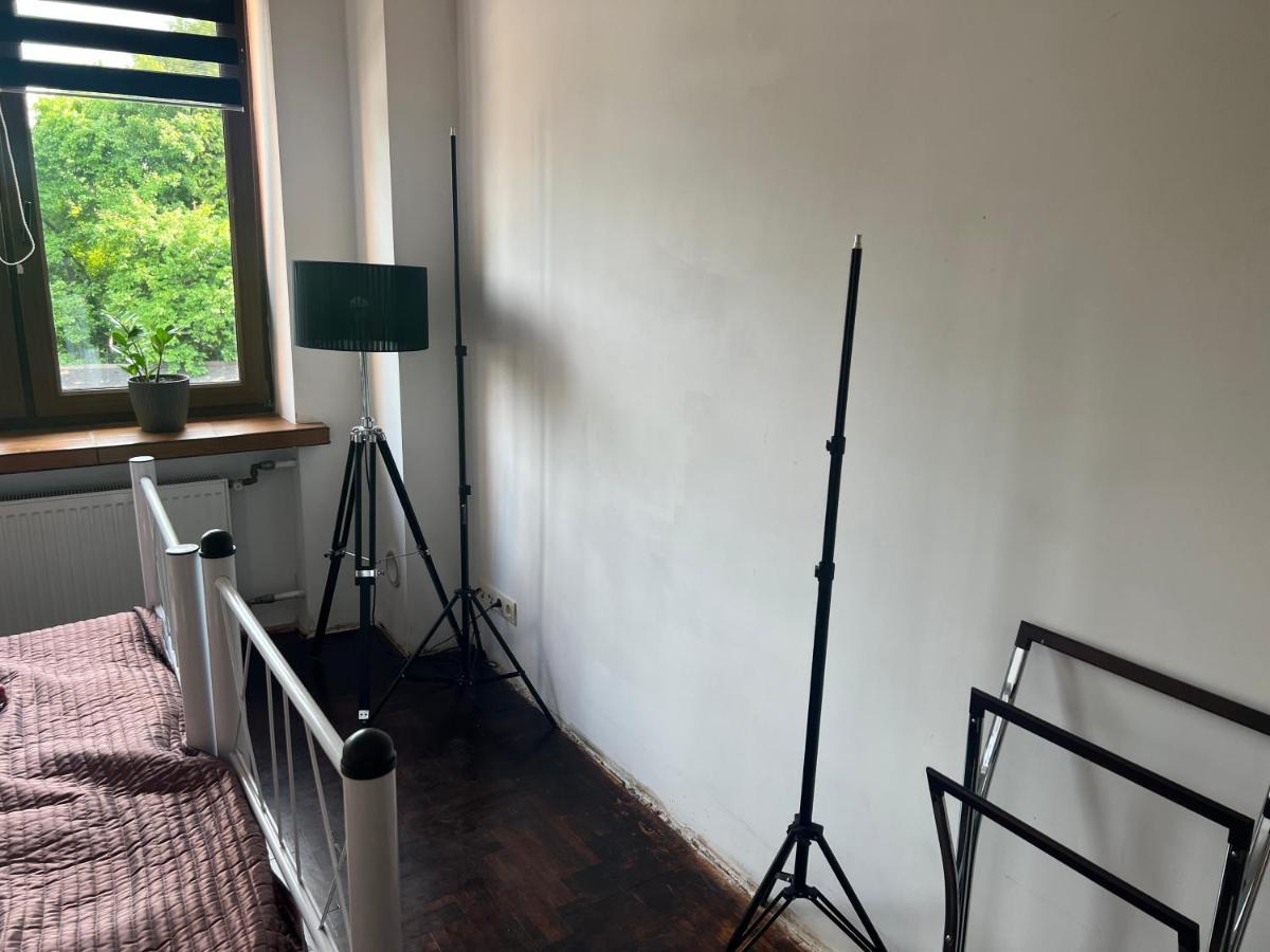 Samodzielny Pokoj W Wygodnym Domu Z Parkingiem Apartment Пясечно Екстериор снимка